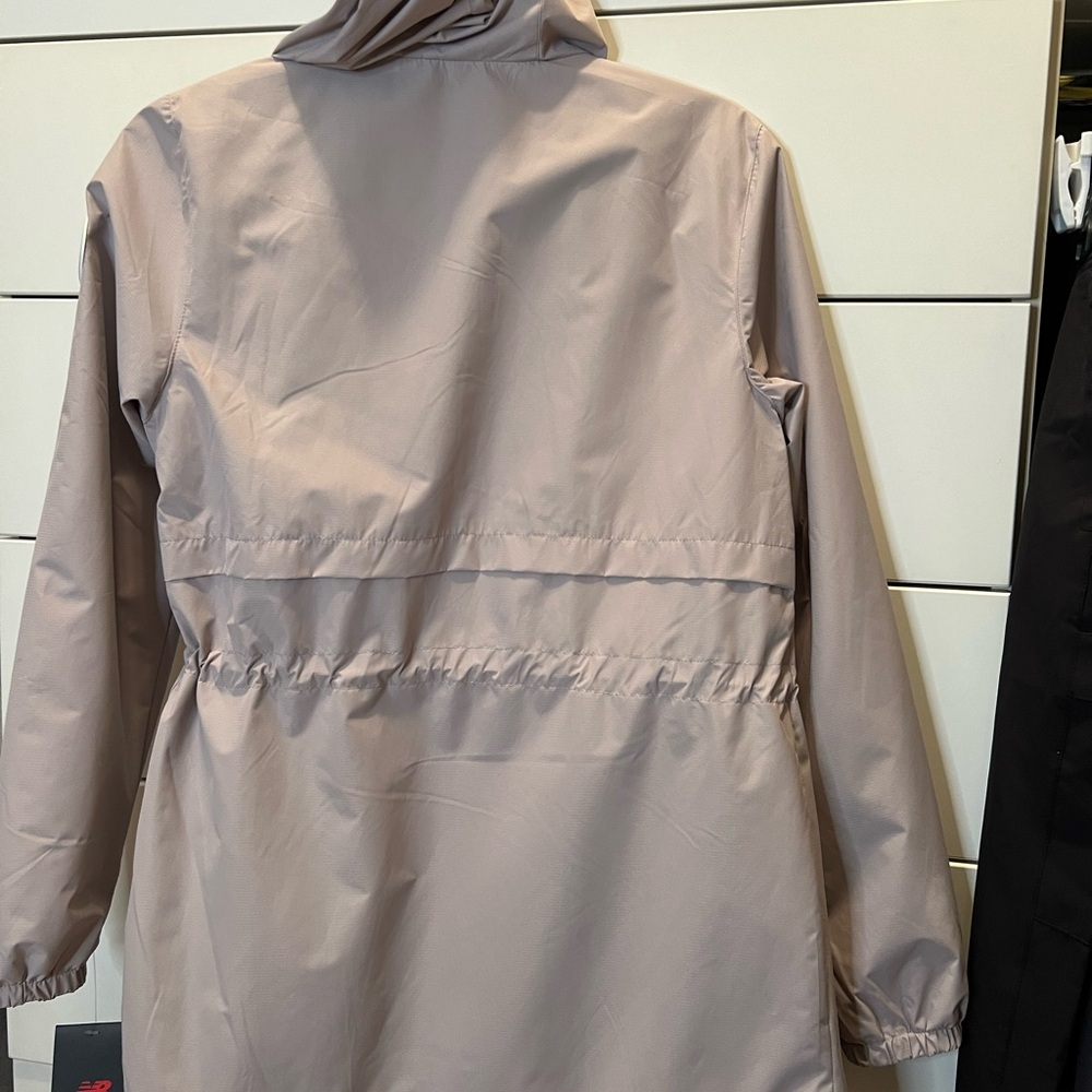 New Balance (R $98) WaterProof Hoodie Jacket NWT - Picture 3 of 12
